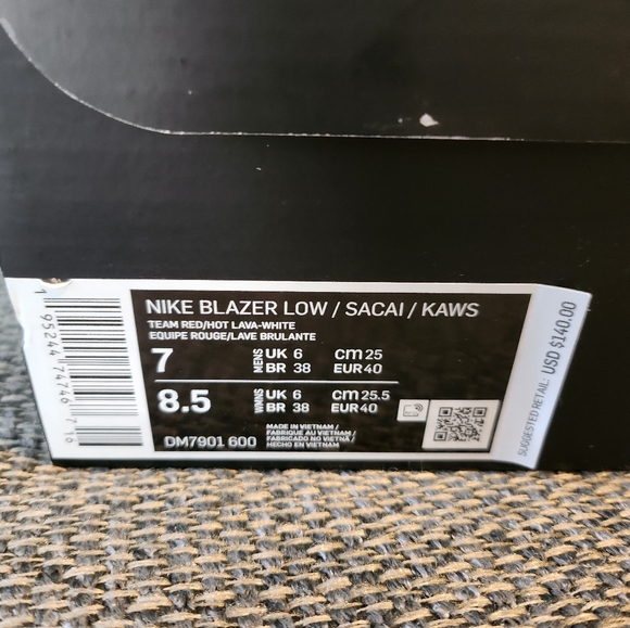 Sakai × KAWS × Nike Blazer Low - Picture 2 of 3